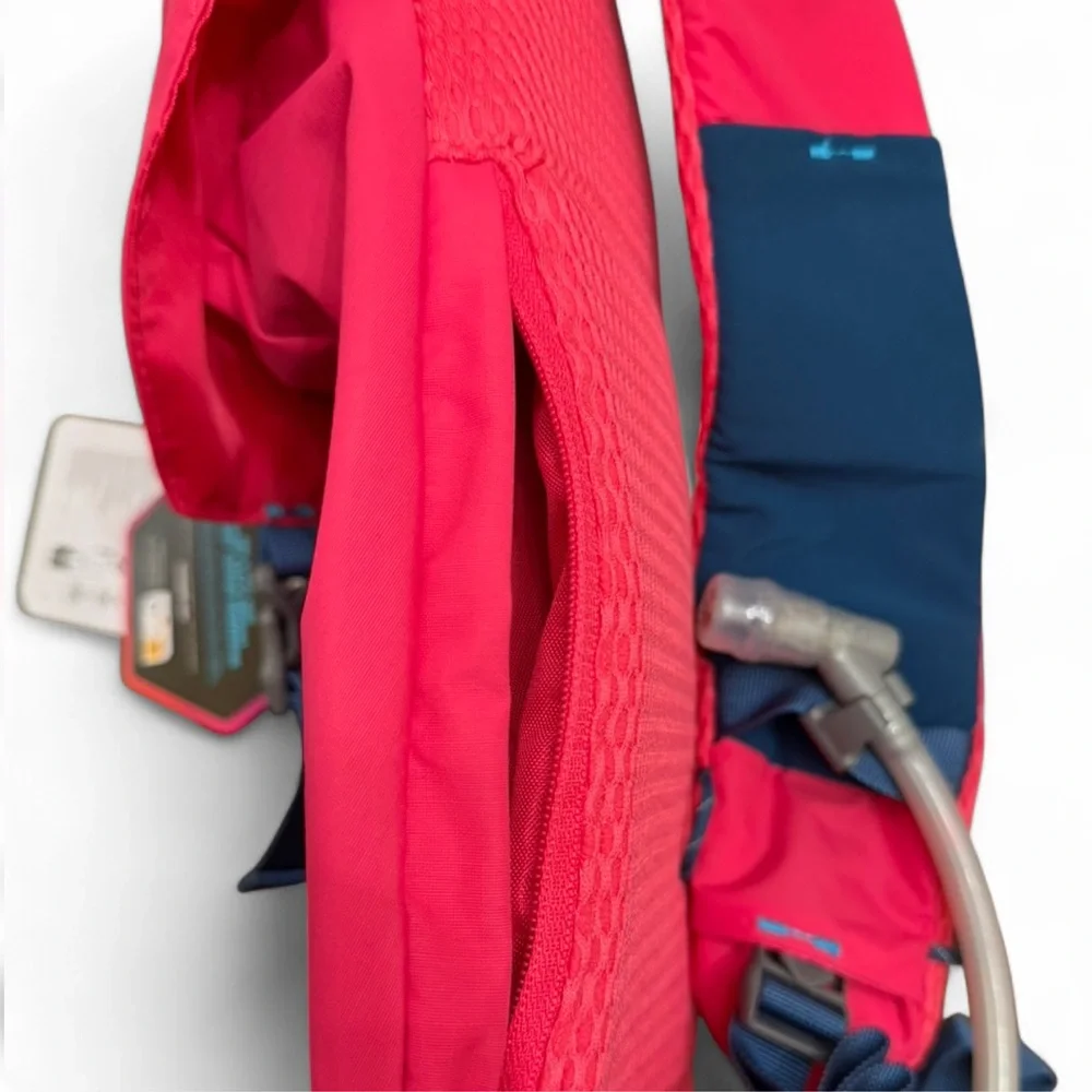 Nathan Hydration Crossbody Bag with SEALED 750mL Water Bladder and Hose
